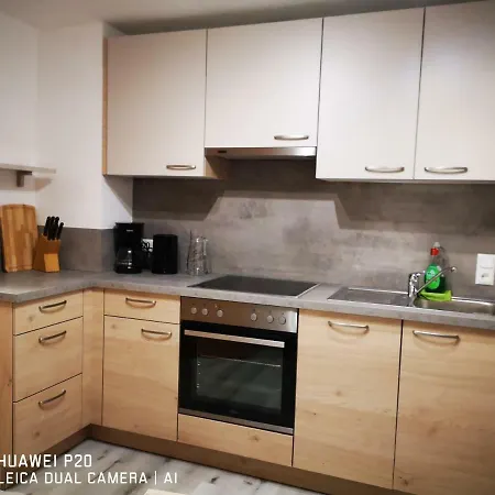 Haus Leana Апартаменти Нойштіфт-ім-Штубайталь