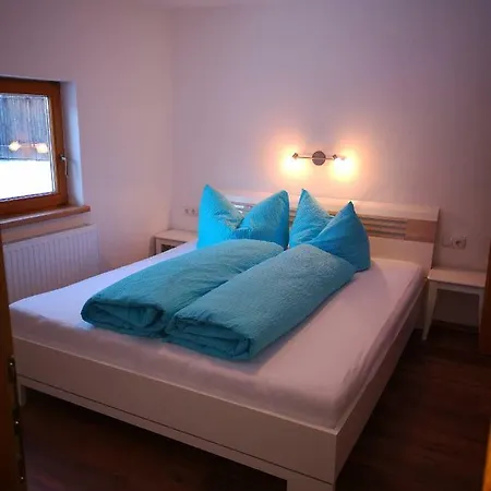 Апартаменти Haus Leana Нойштіфт-ім-Штубайталь